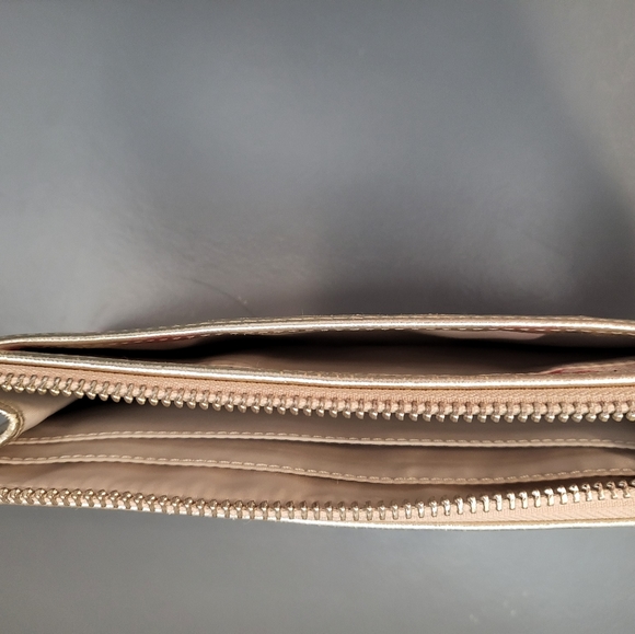 Coach wristlet - Picture 6 of 6